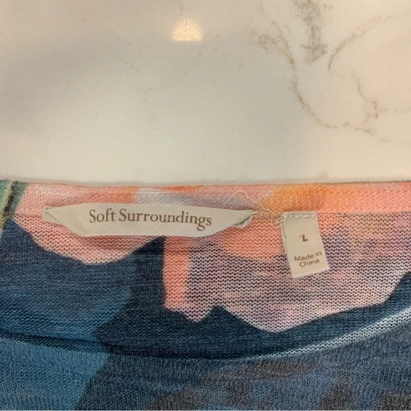 Soft Surroundings Blue Floral Top Large Split Neck 3/4 Sleeve Soft Lightweight - Picture 6 of 10